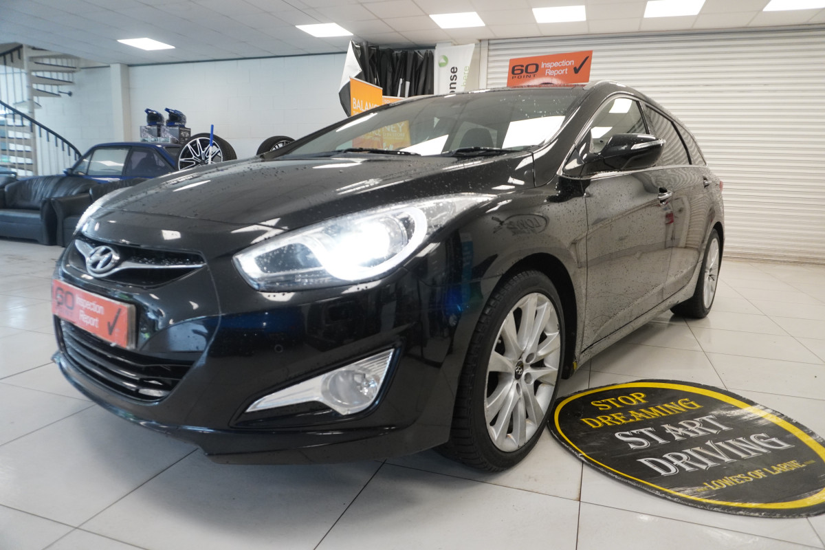 2012 (MAY) HYUNDAI i40 1.7 CRDi 136 PREMIUM ESTATE — HOT LEATHER, PANORAMIC ROOF, REAR CAMERA, SAT NAV