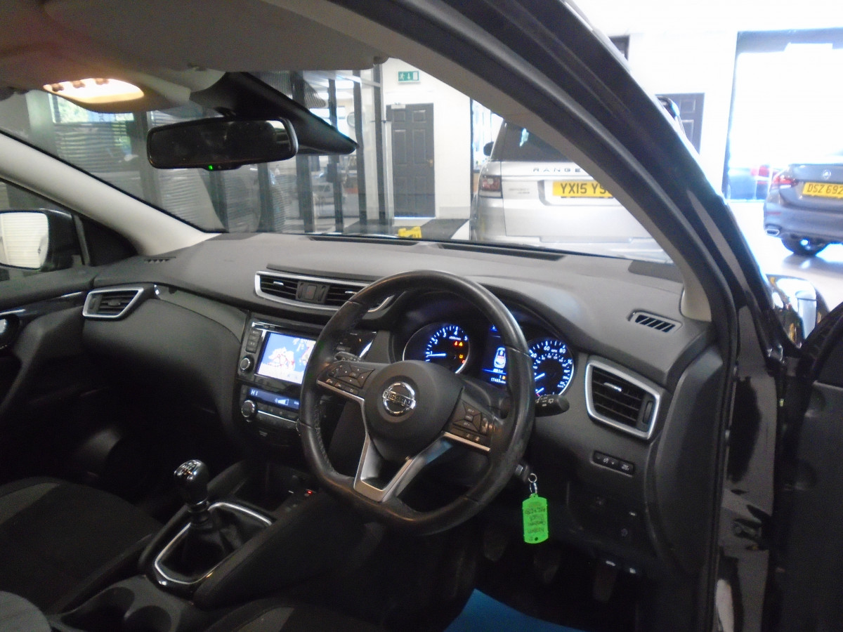 2019 NISSAN QASHQAI 1.5 DCi ACENTA PREMIUM with SAT NAV & REAR CAMERA