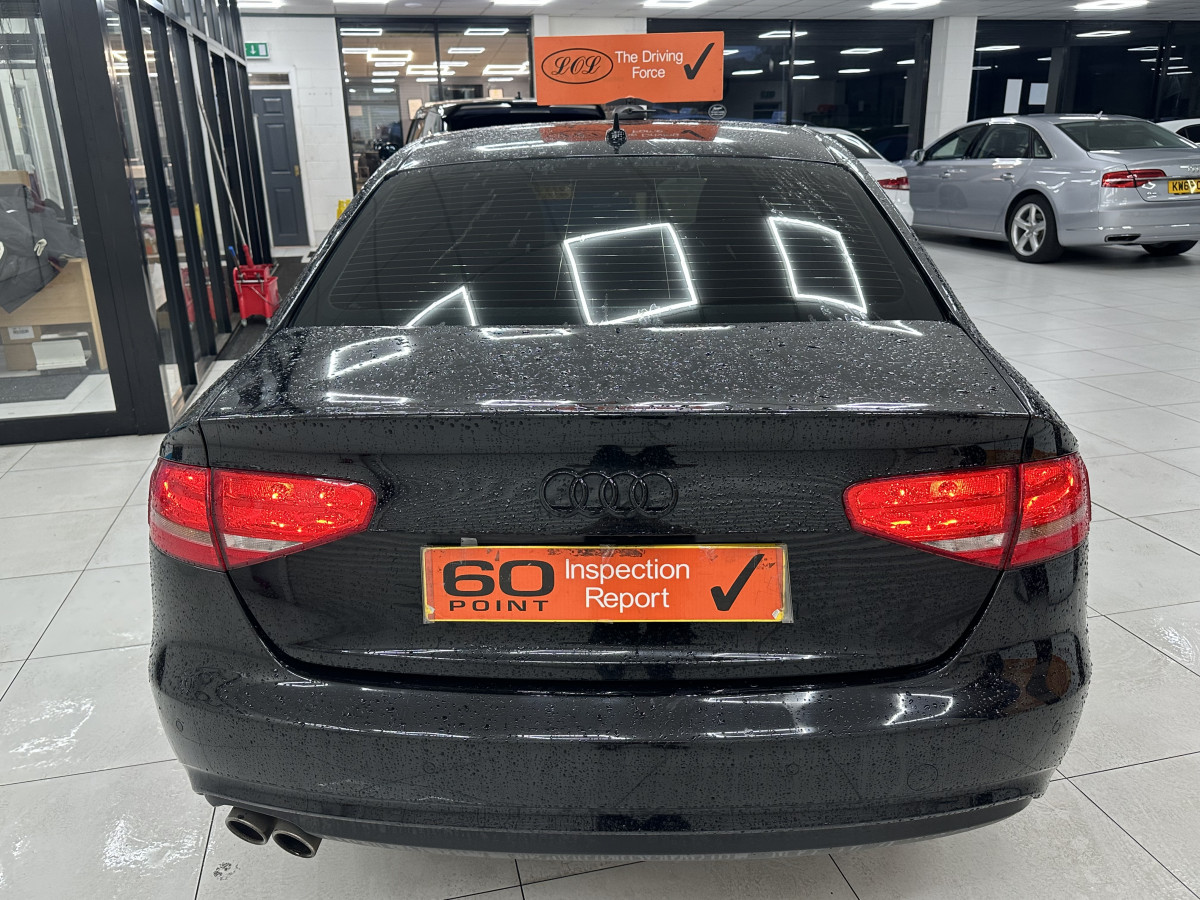 2014 AUDI A4 2.0 TDi TECHNIK with BLACK LEATHER & SAT NAV