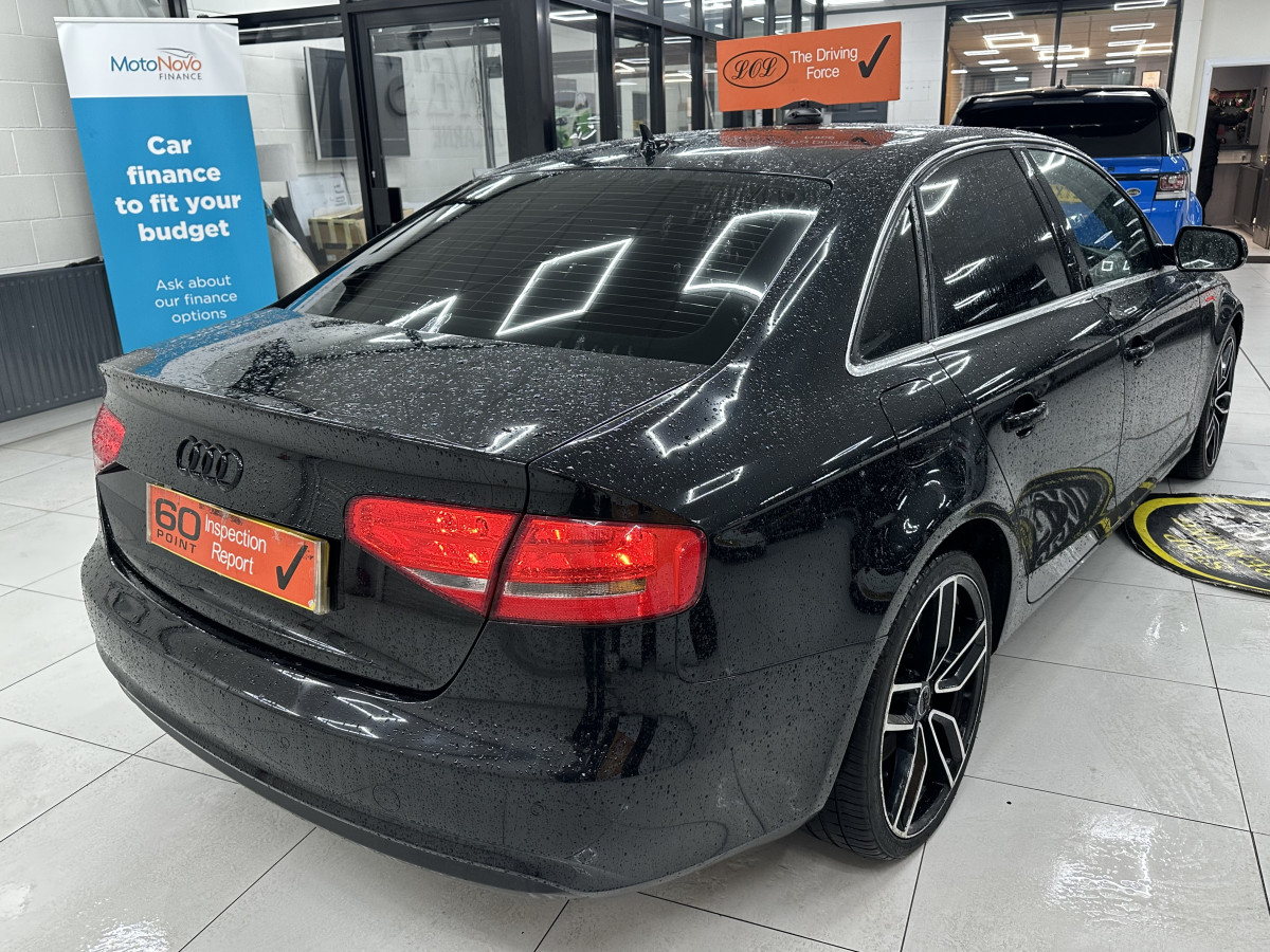 2014 AUDI A4 2.0 TDi TECHNIK with BLACK LEATHER & SAT NAV