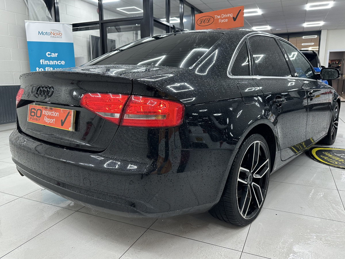 2014 AUDI A4 2.0 TDi TECHNIK with BLACK LEATHER & SAT NAV
