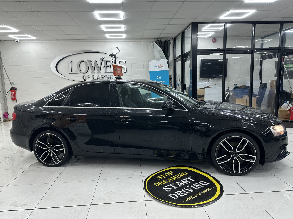 2014 AUDI A4 2.0 TDi TECHNIK with BLACK LEATHER & SAT NAV