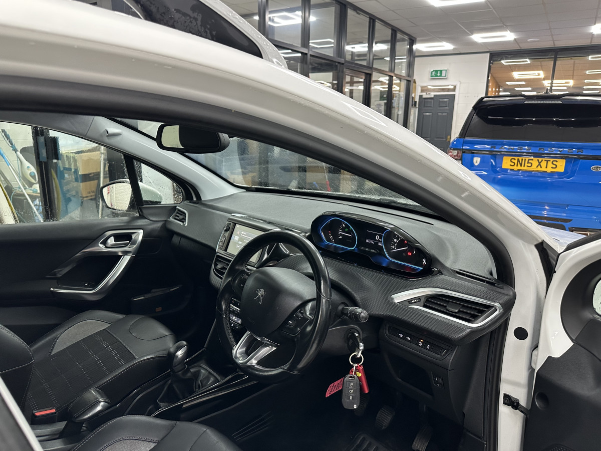 2017 PEUGEOT 2008 1.2 PURETECH ALLURE