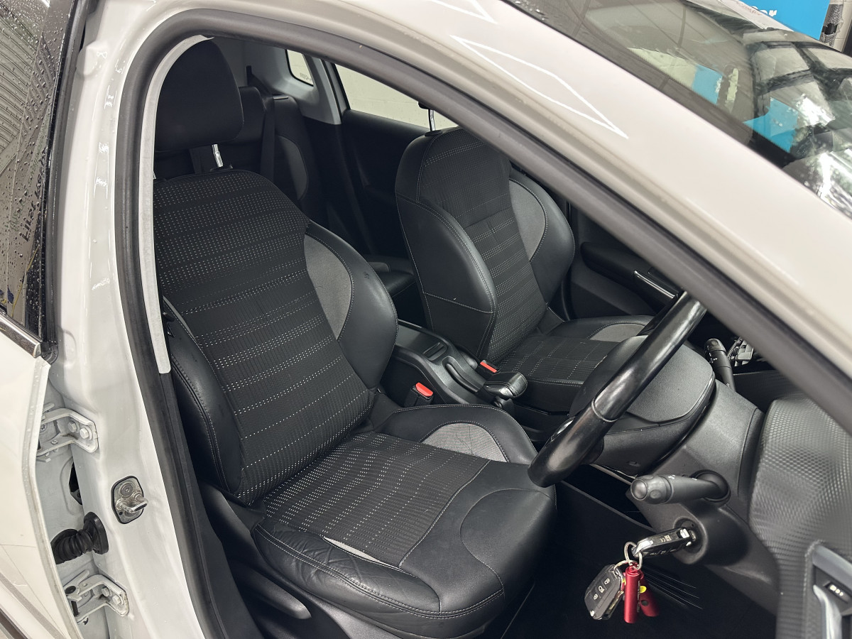 2017 PEUGEOT 2008 1.2 PURETECH ALLURE