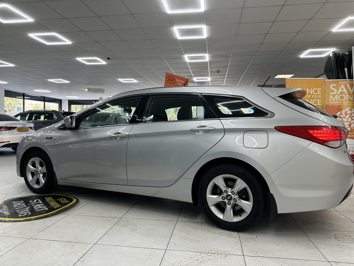 2012 HYUNDAI i40 1.6 GDi 135 BLUE DRIVE ACTIVE ESTATE with ONLY 89K