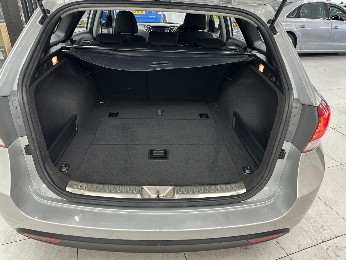 2012 HYUNDAI i40 1.6 GDi 135 BLUE DRIVE ACTIVE ESTATE with ONLY 89K