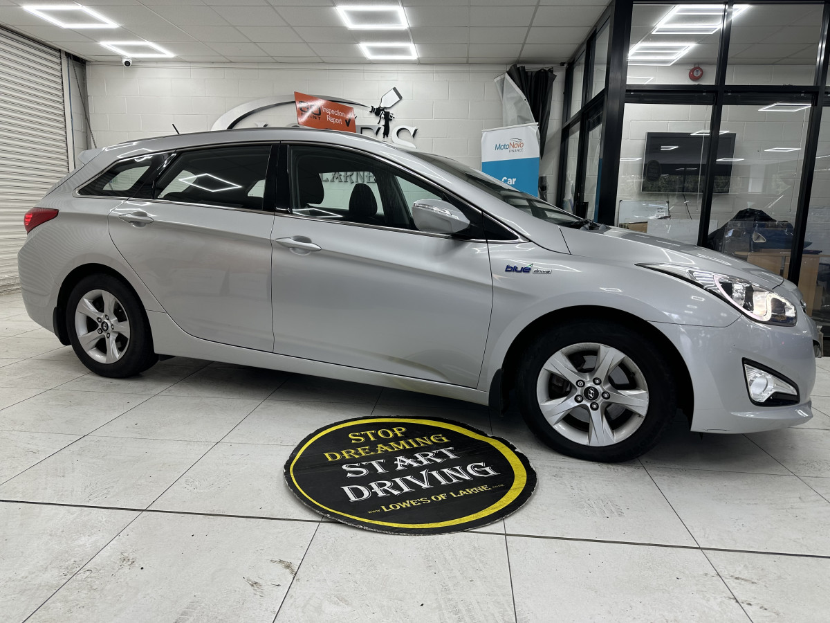 2012 HYUNDAI i40 1.6 GDi 135 BLUE DRIVE ACTIVE ESTATE with ONLY 89K