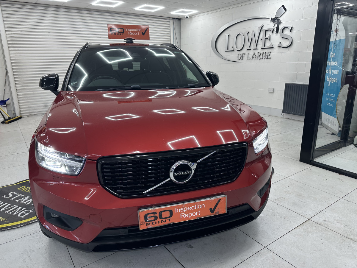 2019 (JULY) VOLVO XC40 2.0 INSCRIPTION D3 R DESIGN with BLACK LEATHER & SAT NAV