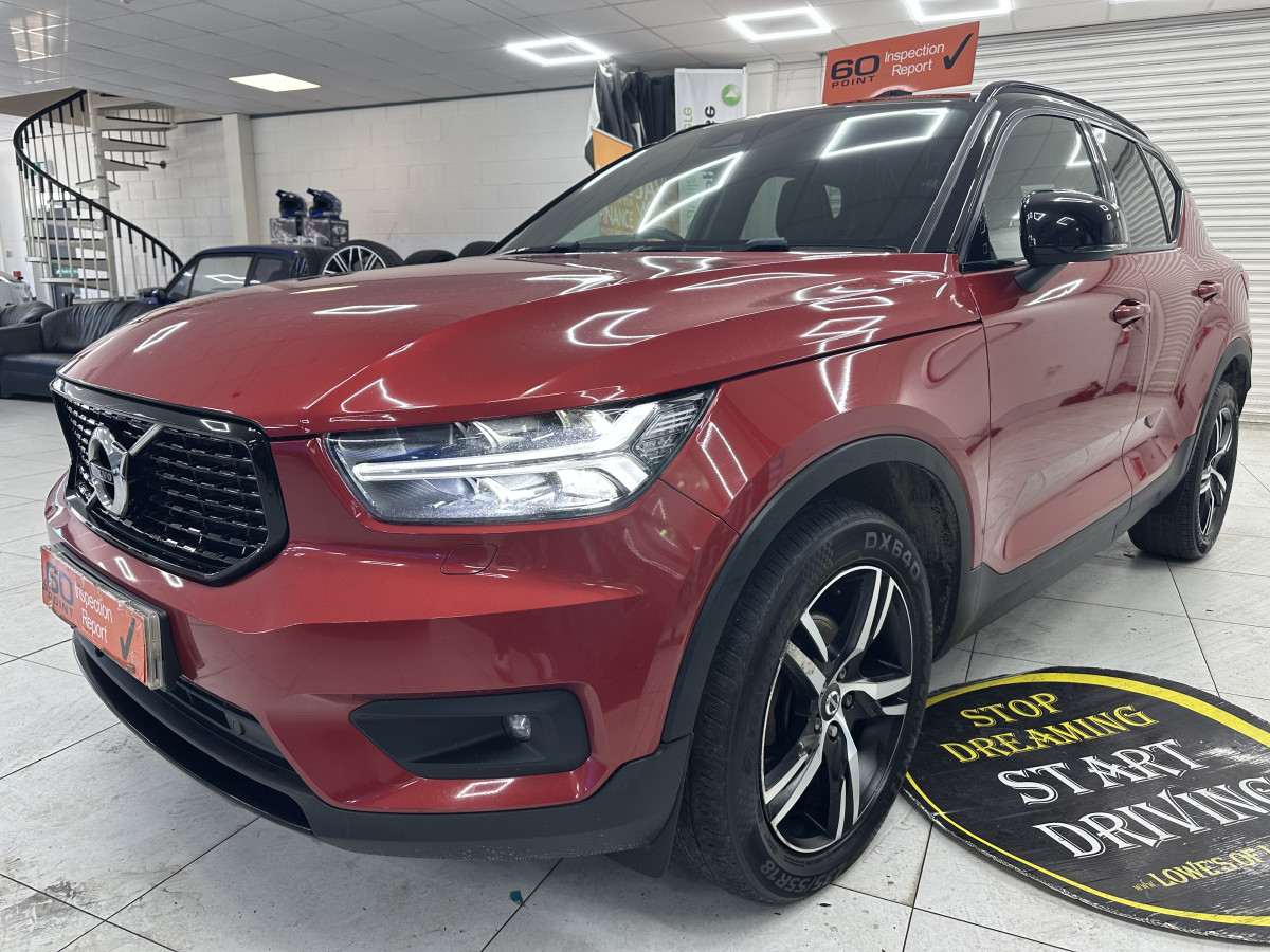 2019 (JULY) VOLVO XC40 2.0 INSCRIPTION D3 R DESIGN with BLACK LEATHER & SAT NAV