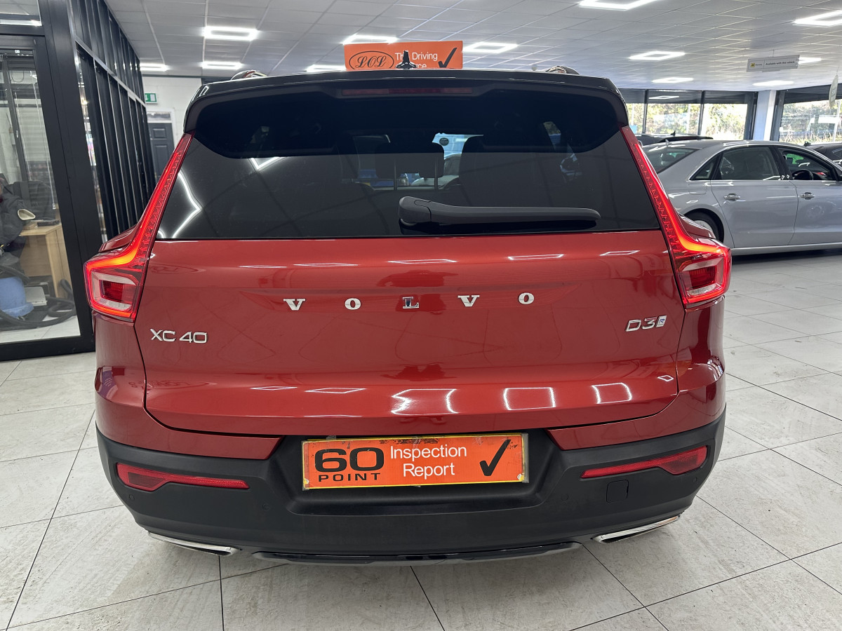 2019 (JULY) VOLVO XC40 2.0 INSCRIPTION D3 R DESIGN with BLACK LEATHER & SAT NAV