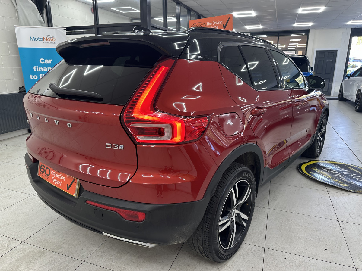 2019 (JULY) VOLVO XC40 2.0 INSCRIPTION D3 R DESIGN with BLACK LEATHER & SAT NAV