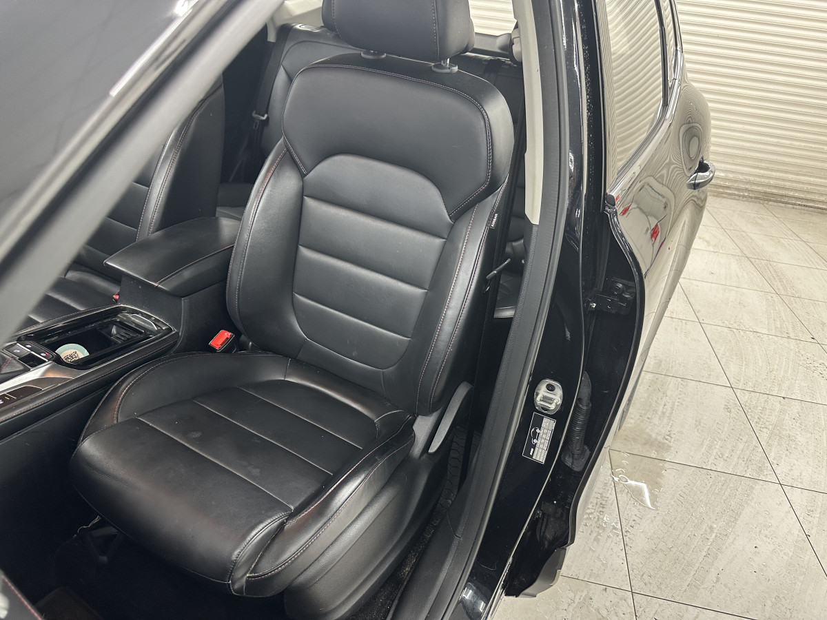 2023 MG HS 1.5 TGDi EXCITE — HOT BLACK LEATHER, SAT NAV