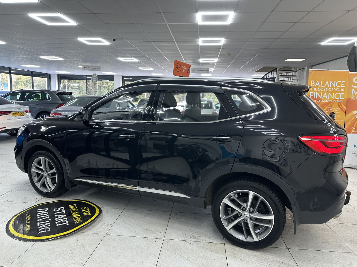 2023 MG HS 1.5 TGDi EXCITE — HOT BLACK LEATHER, SAT NAV