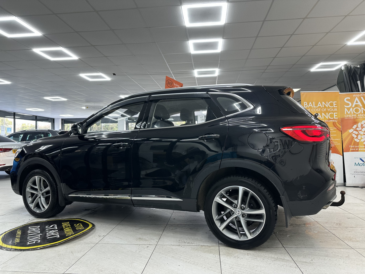 2023 MG HS 1.5 TGDi EXCITE — HOT BLACK LEATHER, SAT NAV