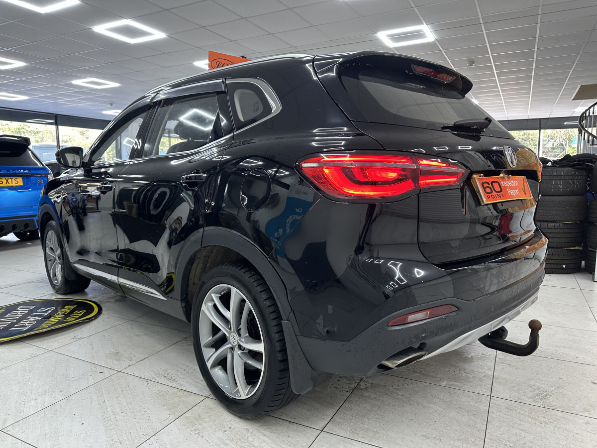 2023 MG HS 1.5 TGDi EXCITE — HOT BLACK LEATHER, SAT NAV