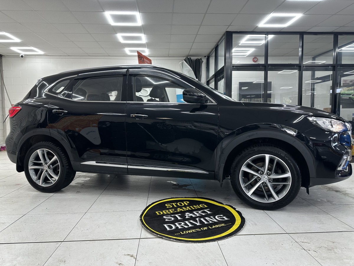 2023 MG HS 1.5 TGDi EXCITE — HOT BLACK LEATHER, SAT NAV