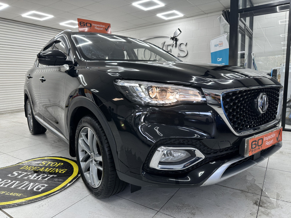 2023 MG HS 1.5 TGDi EXCITE — HOT BLACK LEATHER, SAT NAV