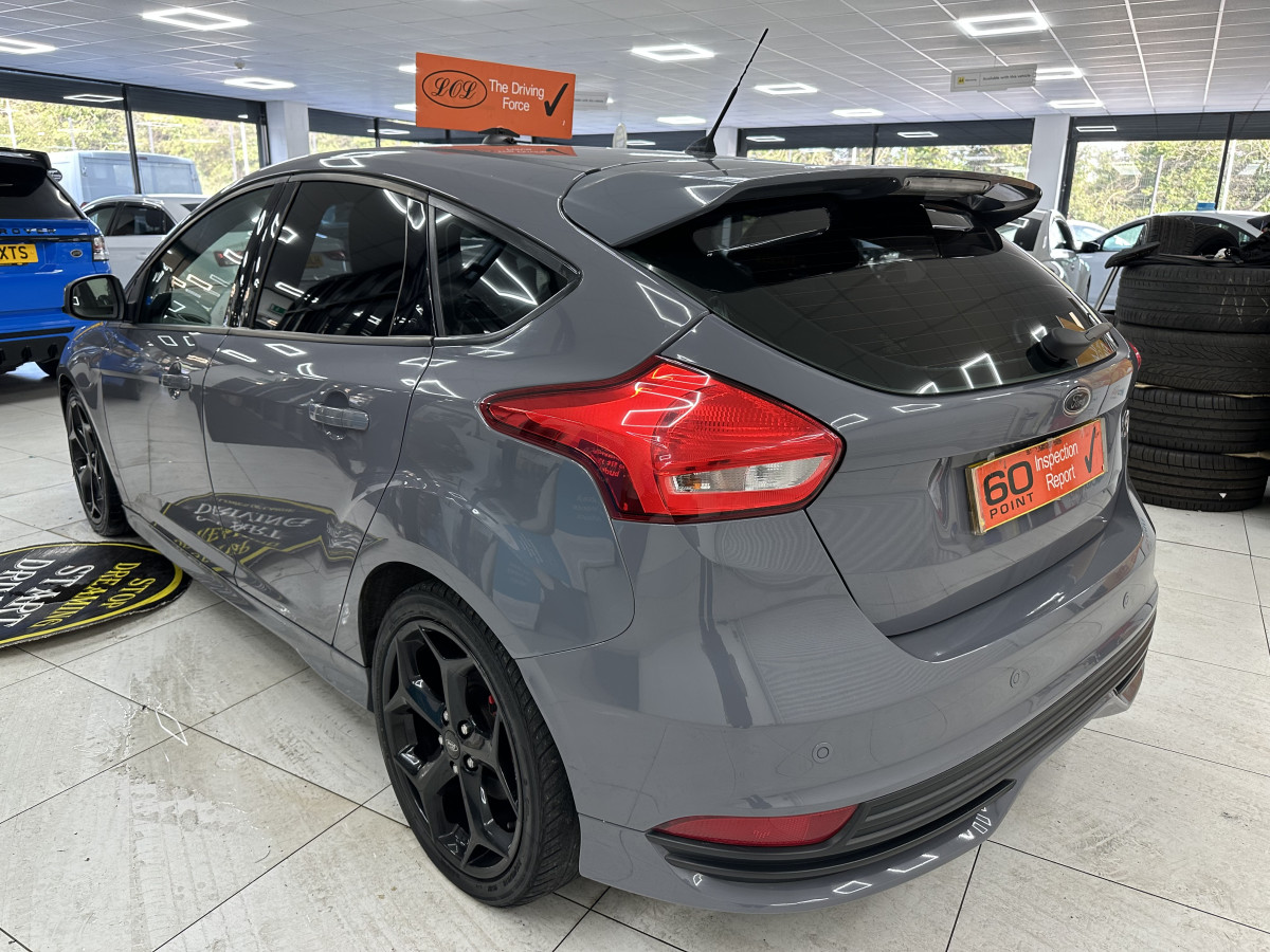 2015 (APRIL) FORD FOCUS 2.0 TDCi ST-3 185BHP — FINISHED in NARDO GREY with BLACK LEATHER RECARO TRIM