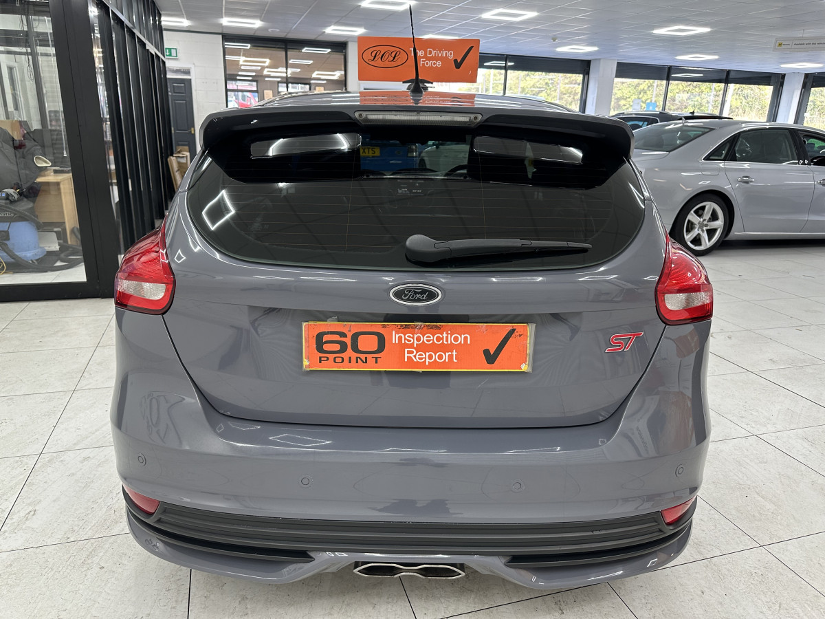 2015 (APRIL) FORD FOCUS 2.0 TDCi ST-3 185BHP — FINISHED in NARDO GREY with BLACK LEATHER RECARO TRIM