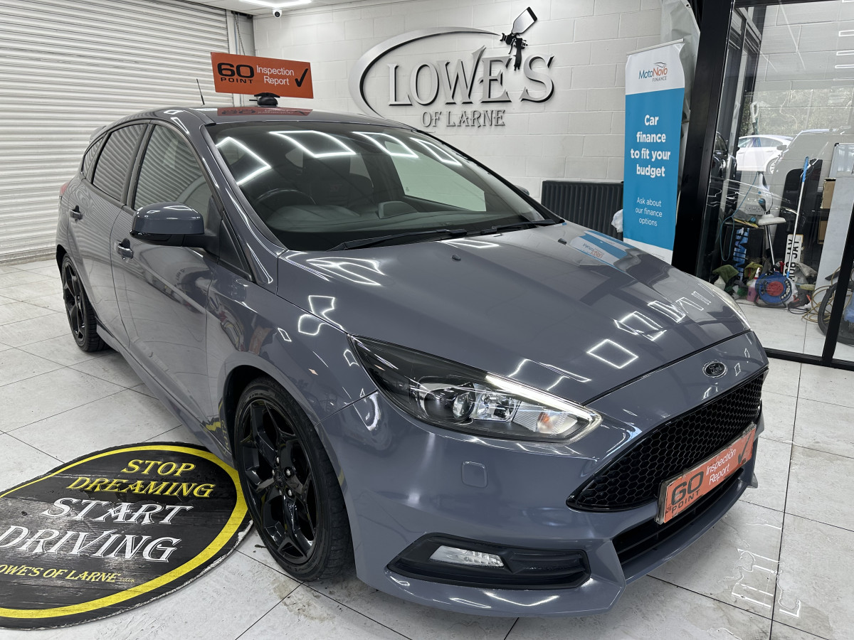 2015 (APRIL) FORD FOCUS 2.0 TDCi ST-3 185BHP — FINISHED in NARDO GREY with BLACK LEATHER RECARO TRIM