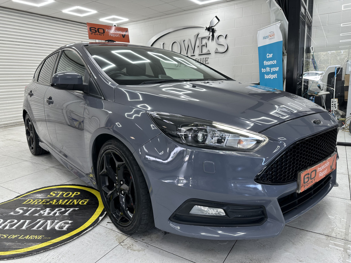 2015 (APRIL) FORD FOCUS 2.0 TDCi ST-3 185BHP — FINISHED in NARDO GREY with BLACK LEATHER RECARO TRIM