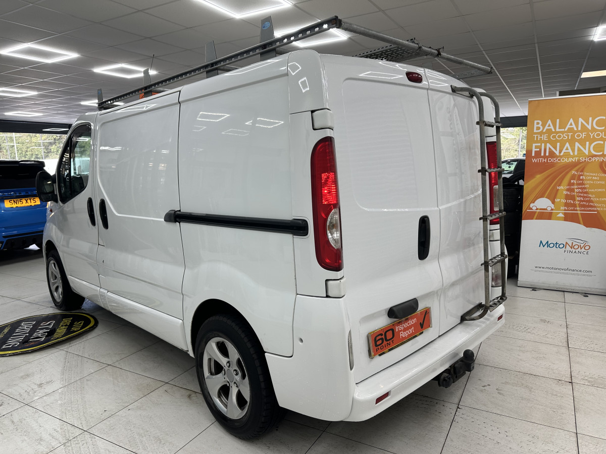 2010 VAUXHALL VIVARO 2.0 CDTi 2700 — COLOUR CODED BUMPERS — PSVd UNTIL FEB 2027