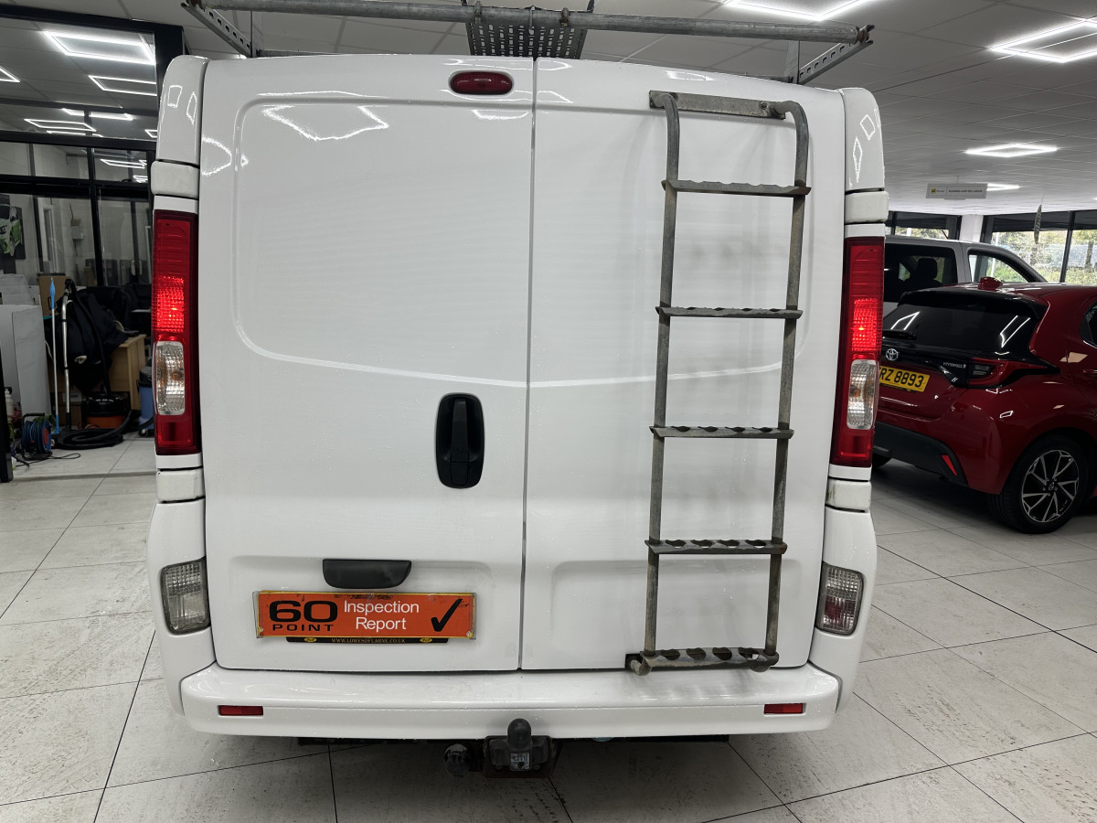 2010 VAUXHALL VIVARO 2.0 CDTi 2700 — COLOUR CODED BUMPERS — PSVd UNTIL FEB 2027