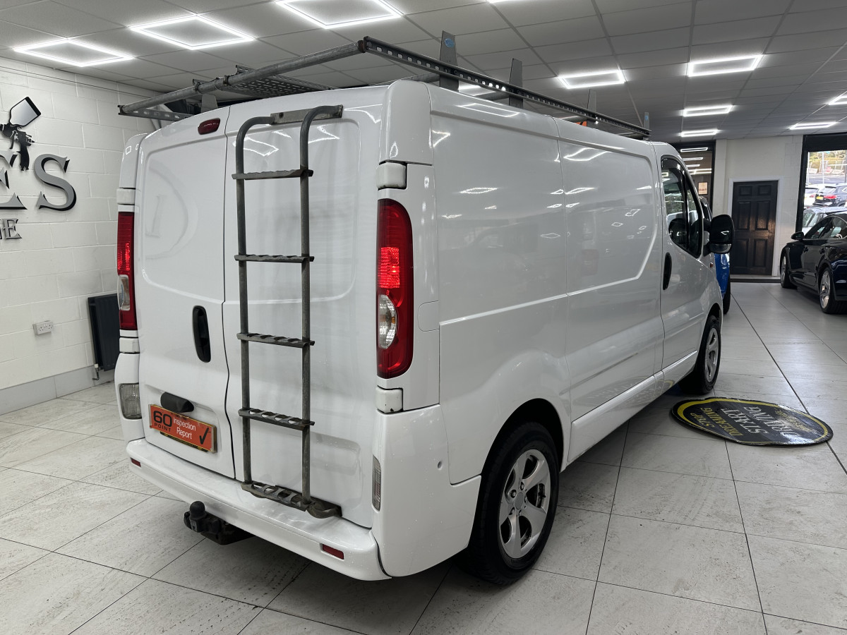 2010 VAUXHALL VIVARO 2.0 CDTi 2700 — COLOUR CODED BUMPERS — PSVd UNTIL FEB 2027