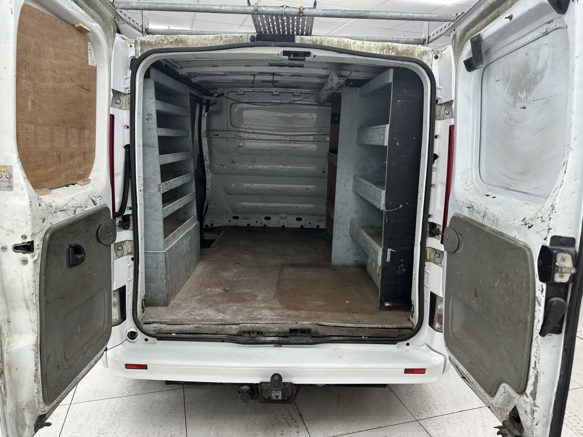 2010 VAUXHALL VIVARO 2.0 CDTi 2700 — COLOUR CODED BUMPERS — PSVd UNTIL FEB 2027