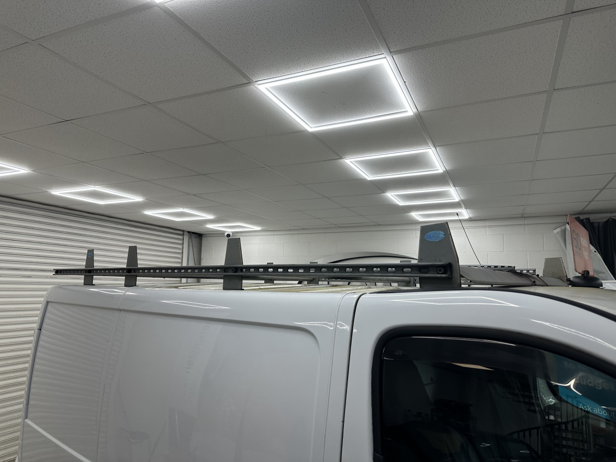 2010 VAUXHALL VIVARO 2.0 CDTi 2700 — COLOUR CODED BUMPERS — PSVd UNTIL FEB 2027