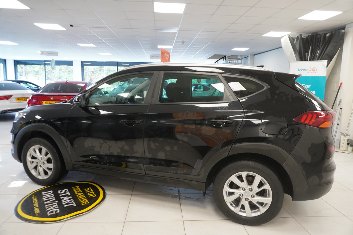 2020 HYUNDAI TUCSON1.6 SE NAV with ONLY 41K