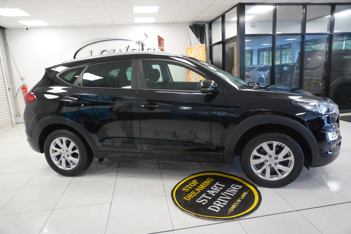 2020 HYUNDAI TUCSON1.6 SE NAV with ONLY 41K