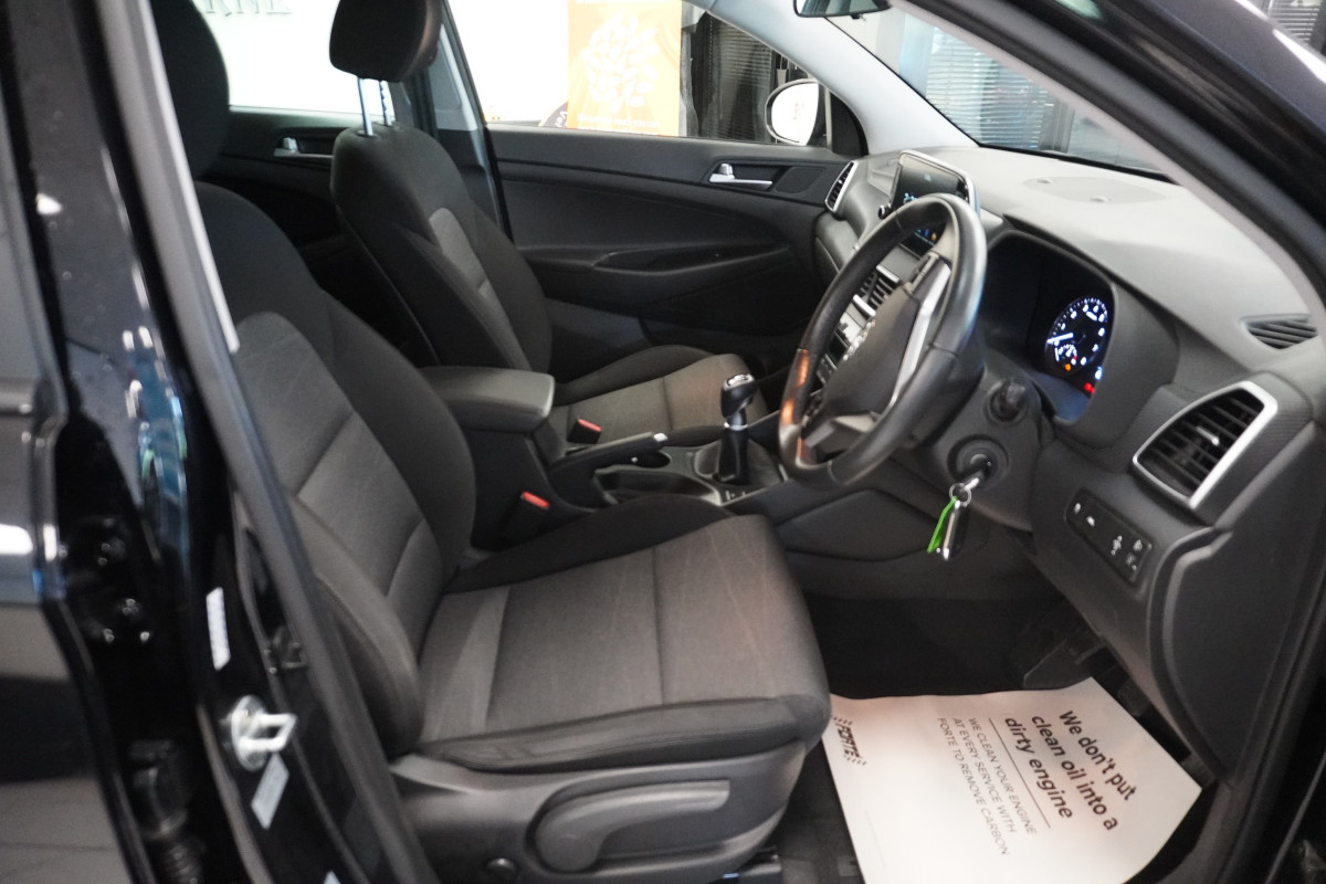 2020 HYUNDAI TUCSON1.6 SE NAV with ONLY 41K