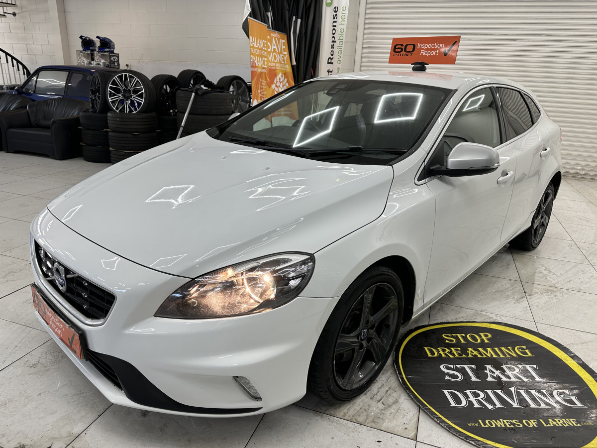 2015 VOLVO V40 2.0 D3 (120) R DESIGN — MOTd UNTIL 10th MARCH 2027 — ONLY £20 TAX