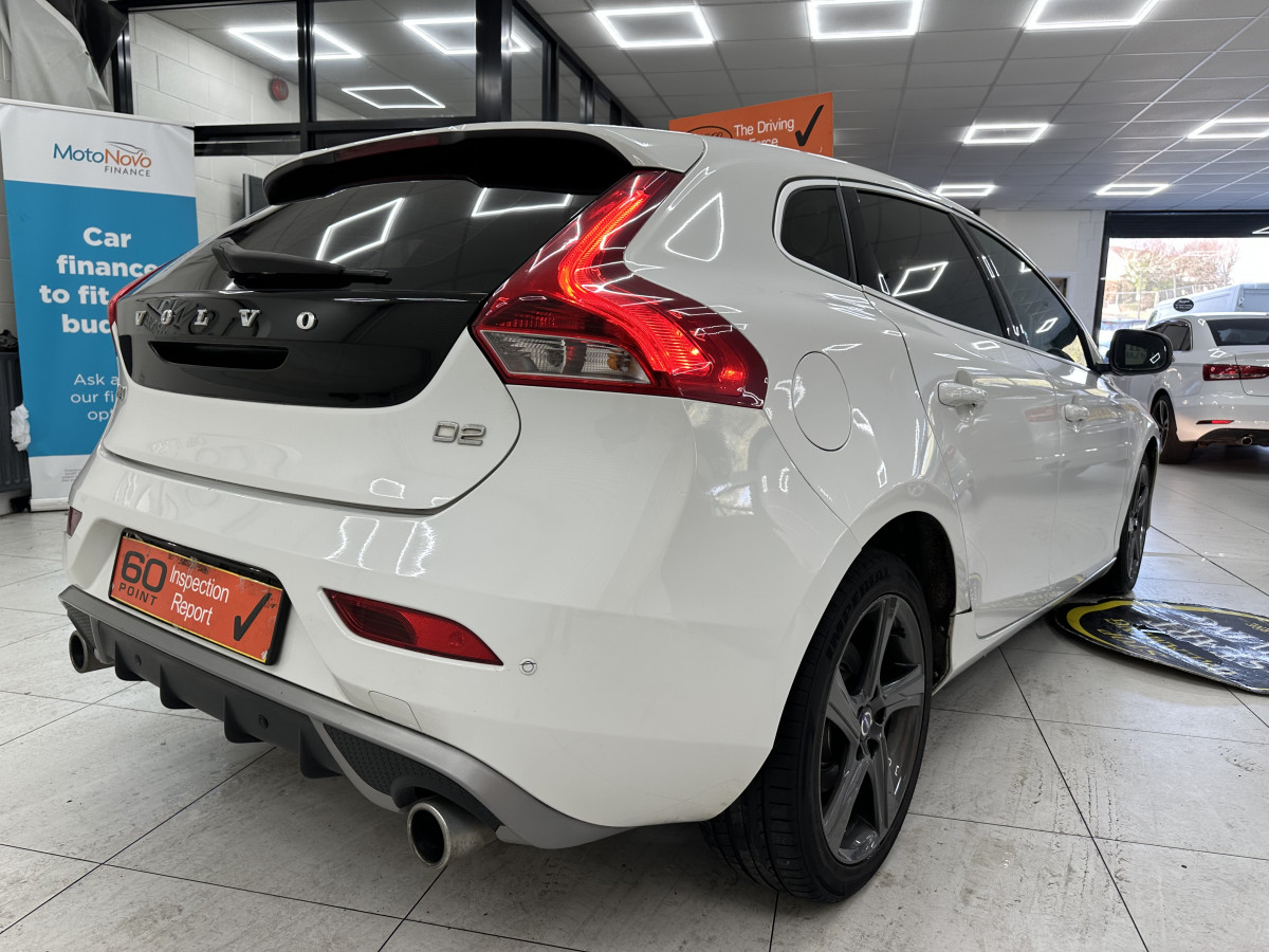 2015 VOLVO V40 2.0 D3 (120) R DESIGN — MOTd UNTIL 10th MARCH 2027 — ONLY £20 TAX