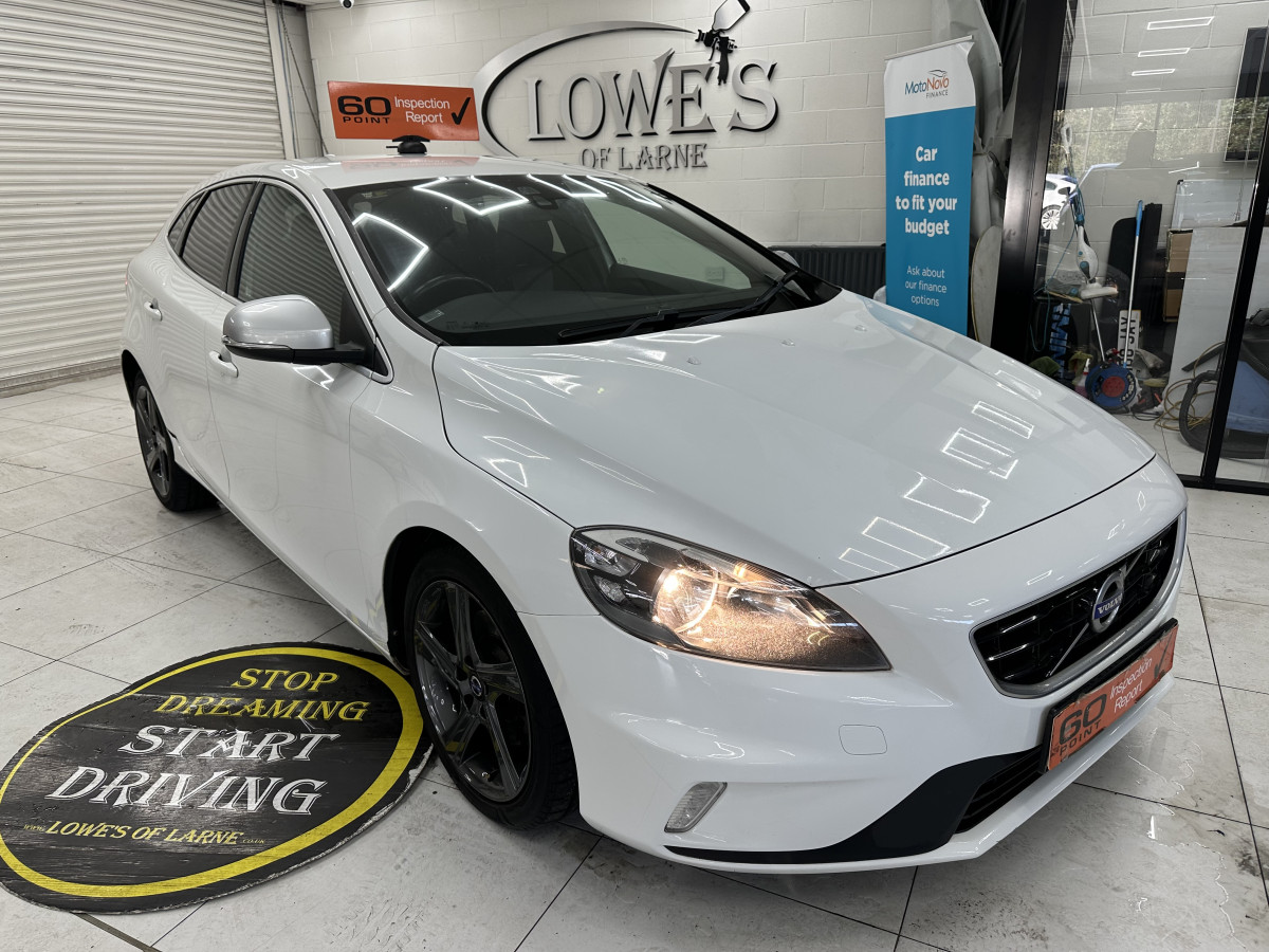 2015 VOLVO V40 2.0 D3 (120) R DESIGN — MOTd UNTIL 10th MARCH 2027 — ONLY £20 TAX