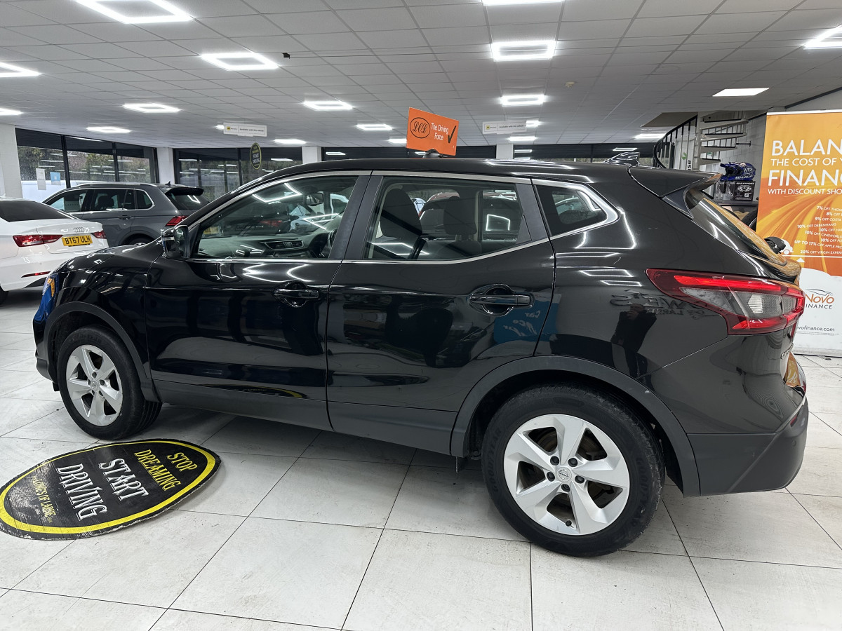 2019 NISSAN QASHQAI 1.5 DCi ACENTA PREMIUM with SAT NAV & REAR CAMERA (ONE OWNER & FSH)