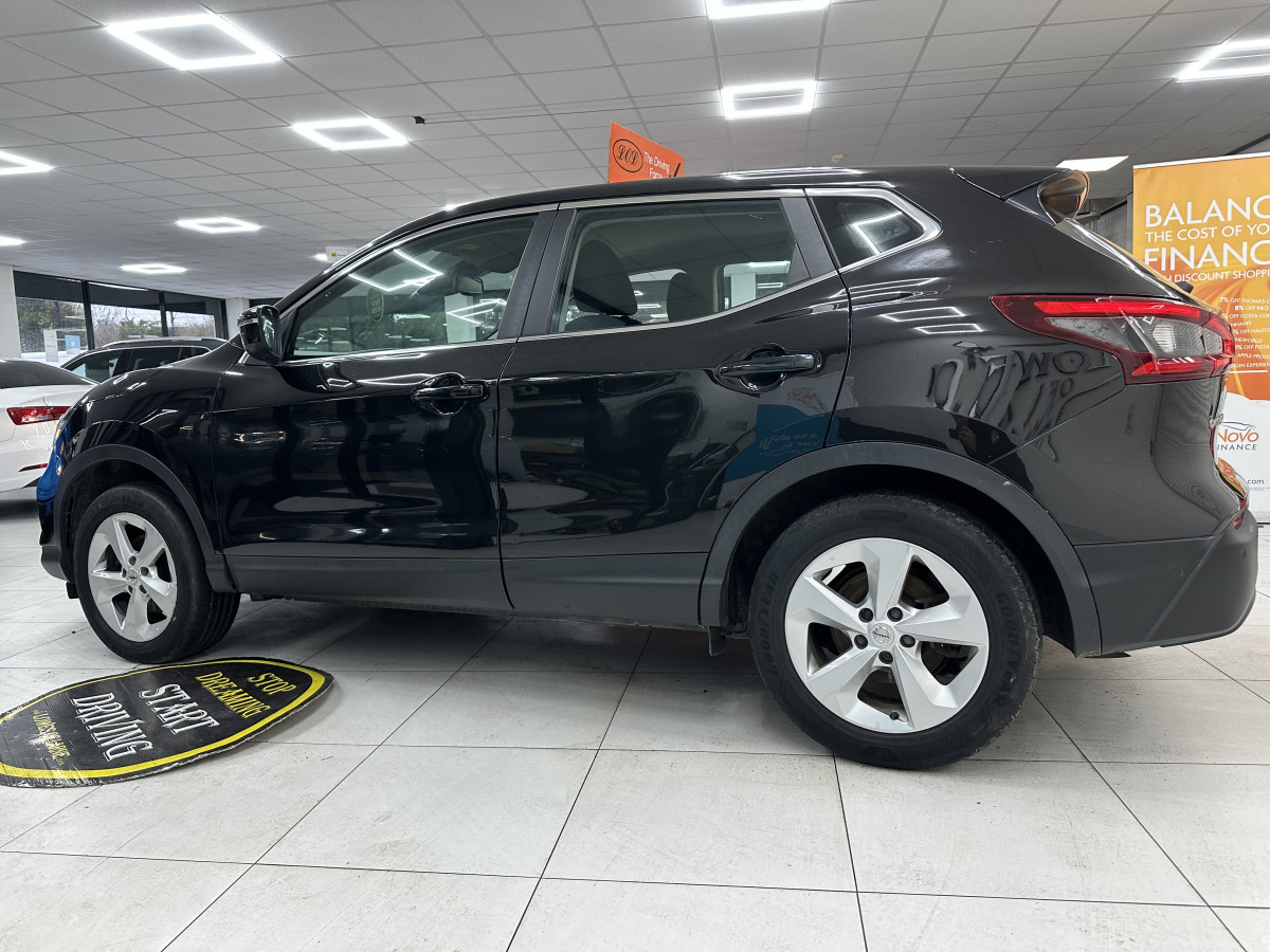 2019 NISSAN QASHQAI 1.5 DCi ACENTA PREMIUM with SAT NAV & REAR CAMERA (ONE OWNER & FSH)