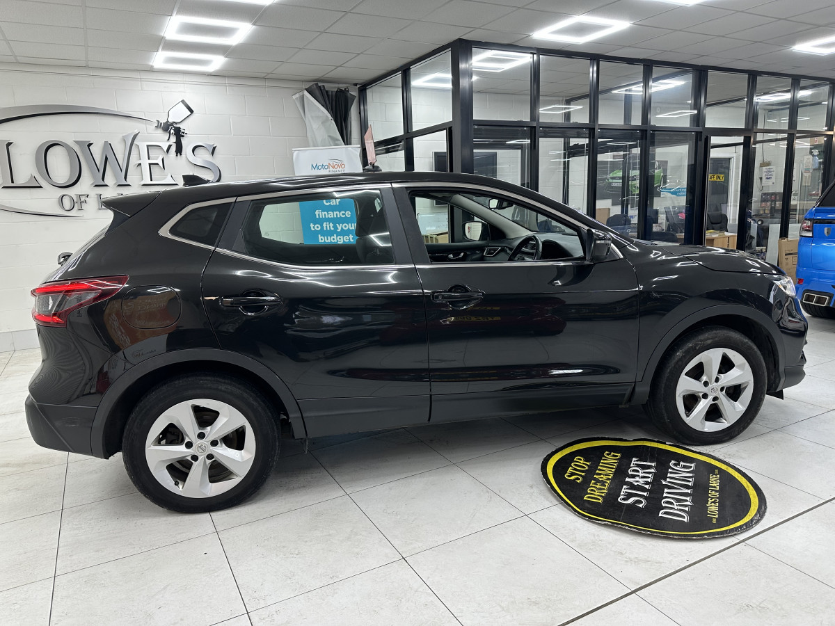 2019 NISSAN QASHQAI 1.5 DCi ACENTA PREMIUM with SAT NAV & REAR CAMERA (ONE OWNER & FSH)