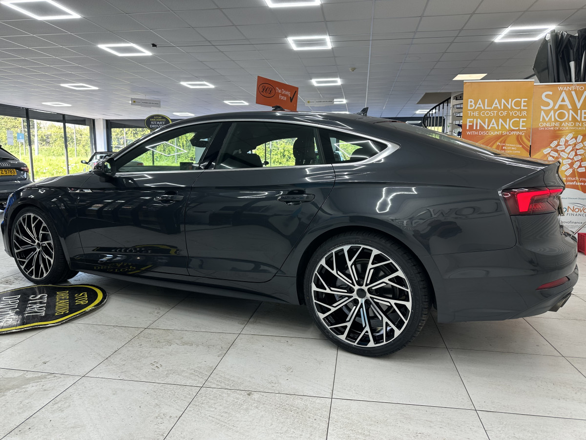 2020 (OCT) AUDI A5 2.0 TDi 40 S LINE SPORTBACK S TRONIC AUTO — BLACK LEATHER & SAT NAV