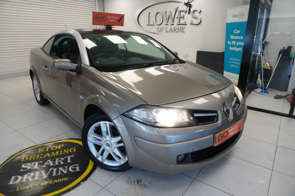 2010 RENAULT MEGANE 1.5 DCi DYNAMIQUE S CONVERTIBLE with ONLY 52,000 MILES — BLACK LEATHER