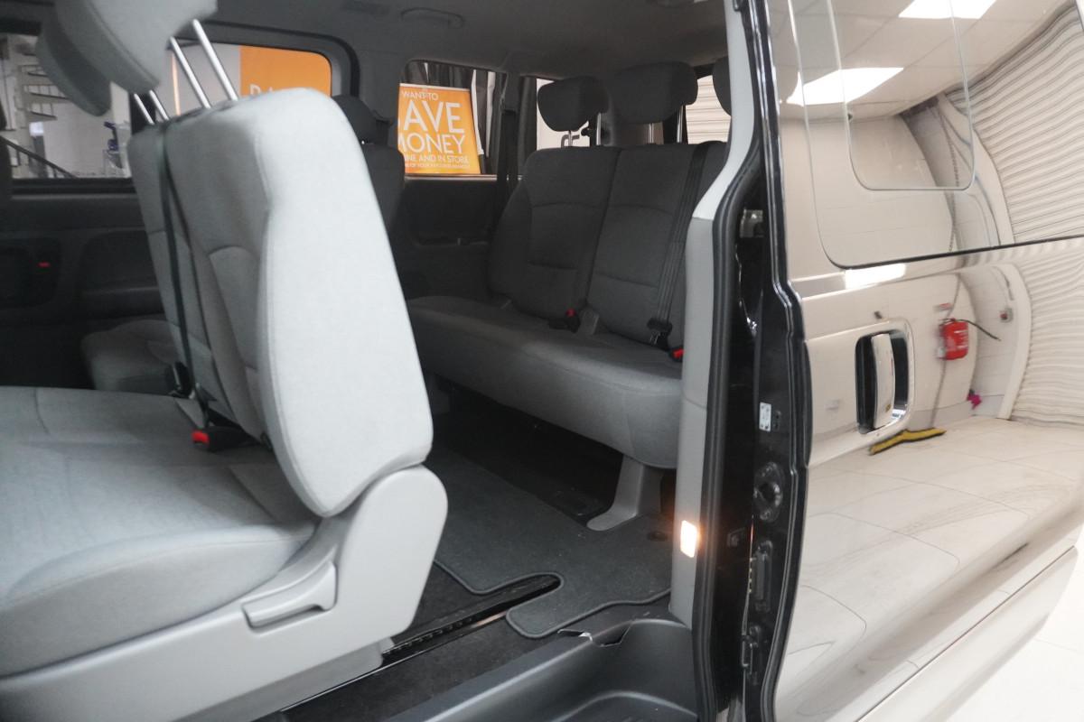 2019 (JUNE) HYUNDAI i800 2.5 CRDi SE NAV 8 SEATER — NEW MODEL — SAT NAV — REAR CAMERA