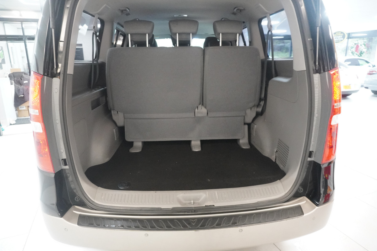 2019 (JUNE) HYUNDAI i800 2.5 CRDi SE NAV 8 SEATER — NEW MODEL — SAT NAV — REAR CAMERA