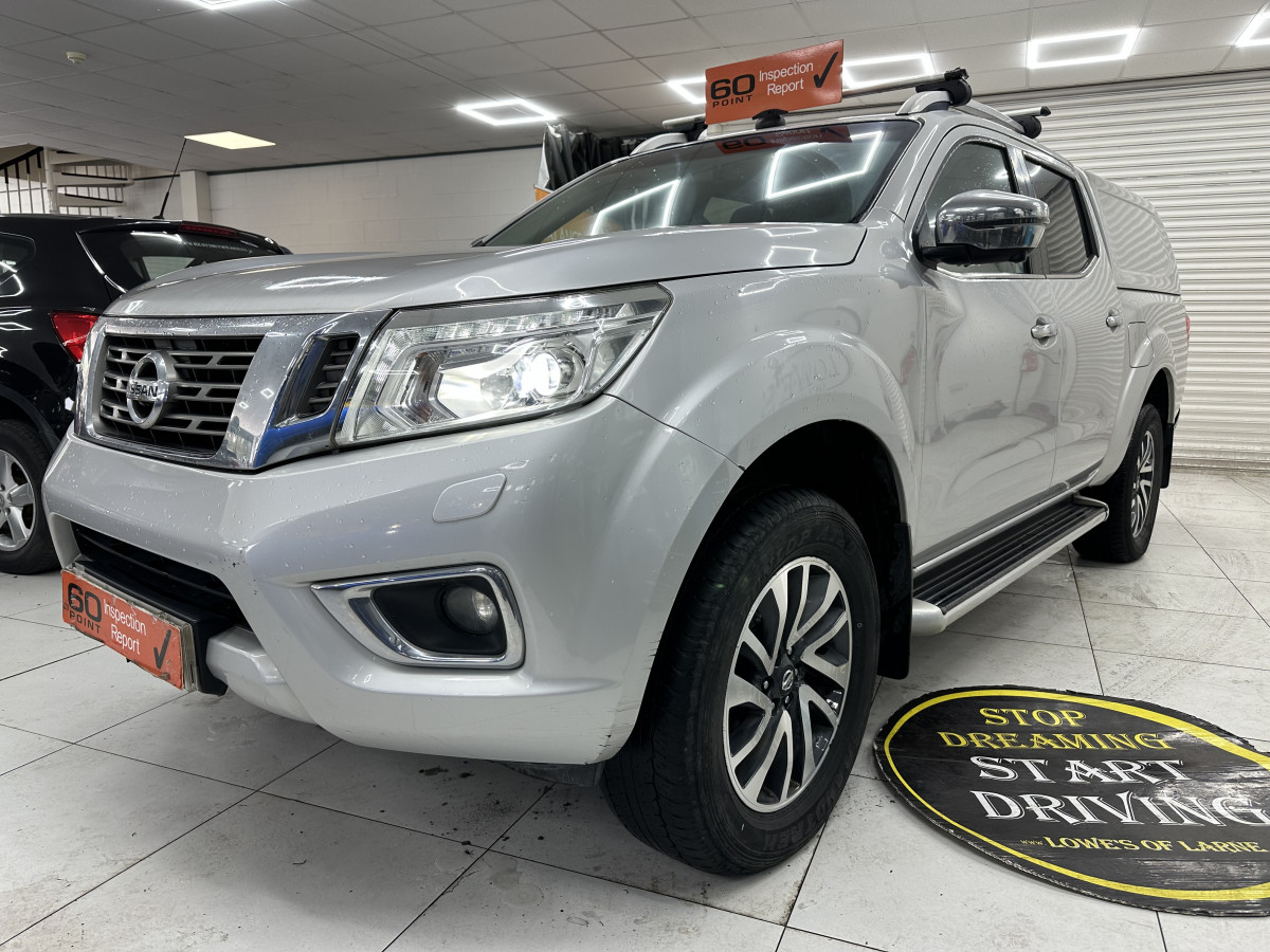 2017 (JUNE) NISSAN NAVARA 2.3 DCi 190 TEKNA DOUBLE CAB PICK-UP AUTOMATIC with ONLY 99K — HEATED LEATHER, SAT NAV —***NO VAT***