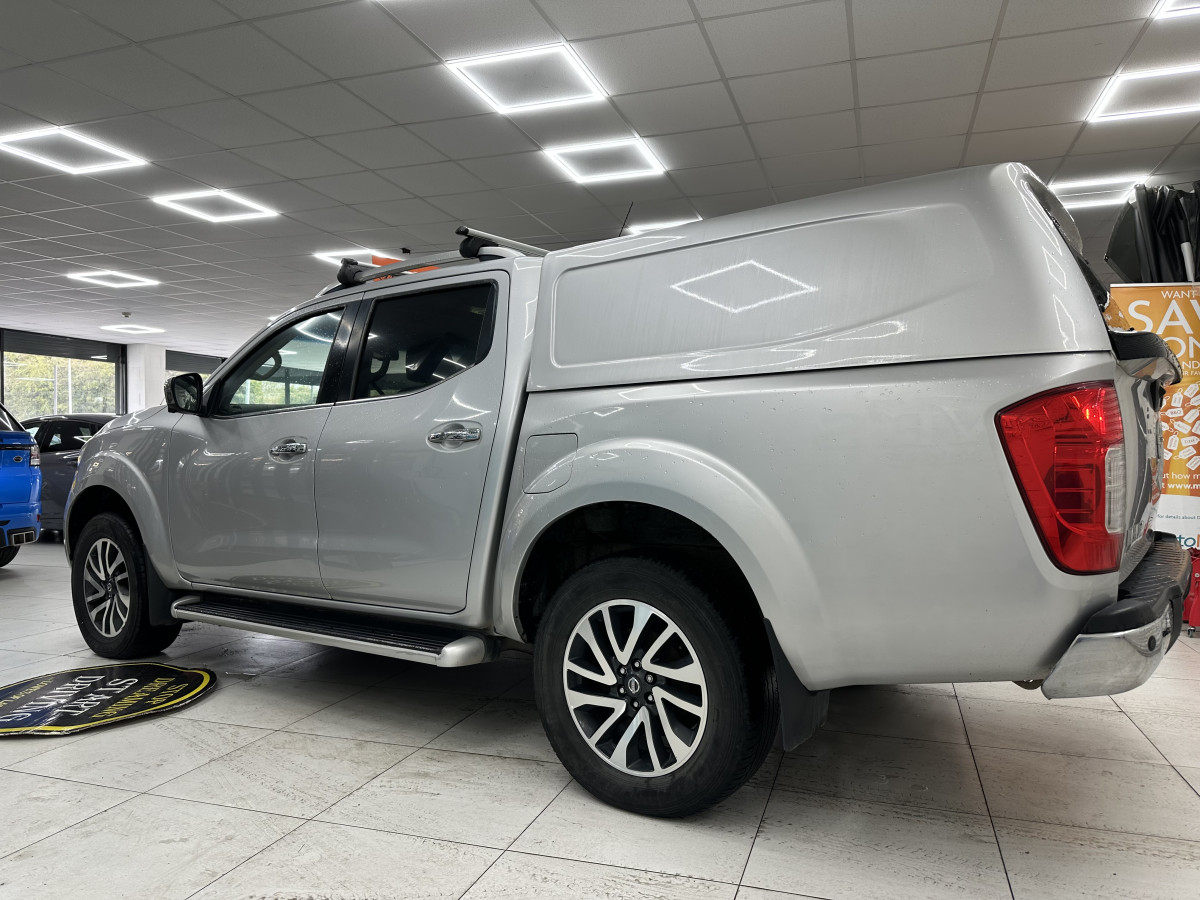 2017 (JUNE) NISSAN NAVARA 2.3 DCi 190 TEKNA DOUBLE CAB PICK-UP AUTOMATIC with ONLY 99K — HEATED LEATHER, SAT NAV —***NO VAT***
