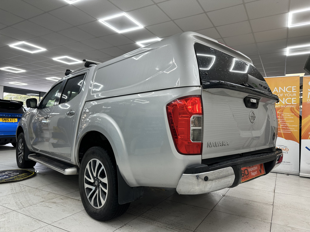 2017 (JUNE) NISSAN NAVARA 2.3 DCi 190 TEKNA DOUBLE CAB PICK-UP AUTOMATIC with ONLY 99K — HEATED LEATHER, SAT NAV —***NO VAT***