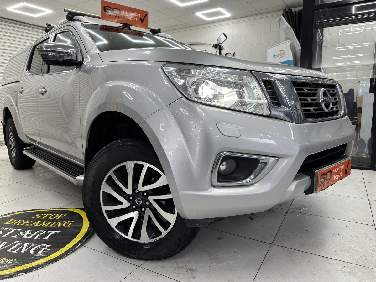 2017 (JUNE) NISSAN NAVARA 2.3 DCi 190 TEKNA DOUBLE CAB PICK-UP AUTOMATIC with ONLY 99K — HEATED LEATHER, SAT NAV —***NO VAT***