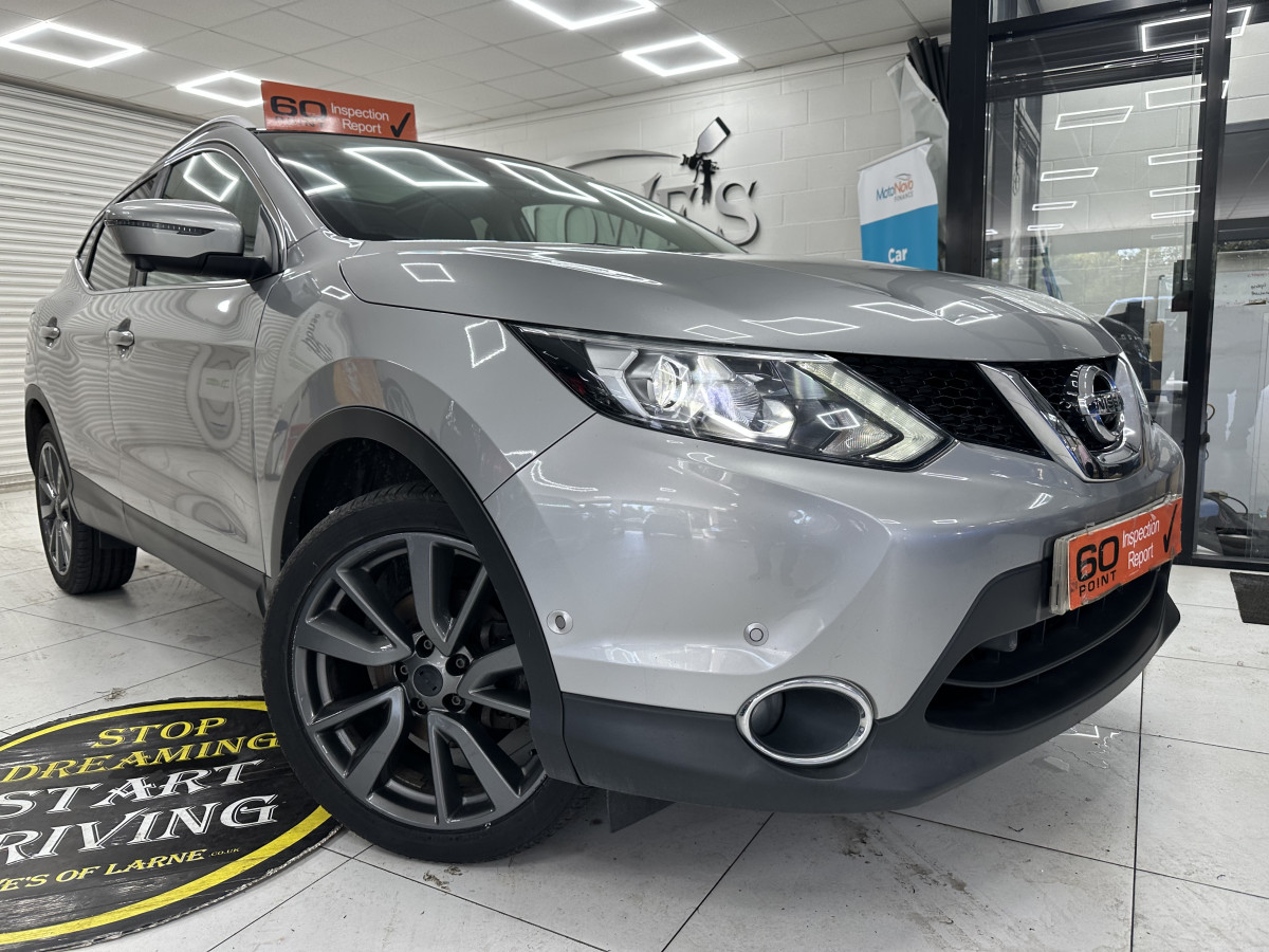 2017 NISSAN QASHQAI 1.5 DCi TEKNA with BLACK LEATHER, SAT NAV & REAR CAMERA — ONLY 79K