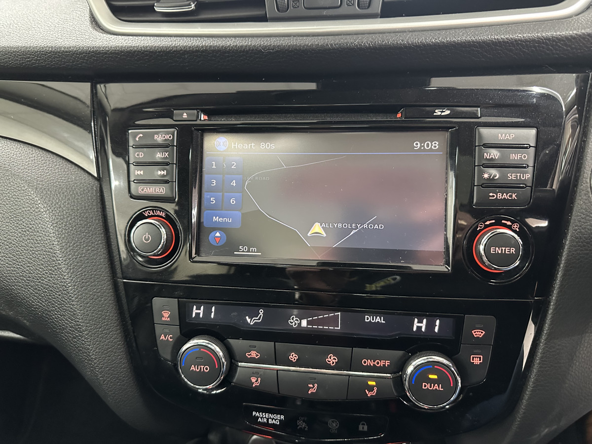 2017 NISSAN QASHQAI 1.5 DCi TEKNA with BLACK LEATHER, SAT NAV & REAR CAMERA — ONLY 79K