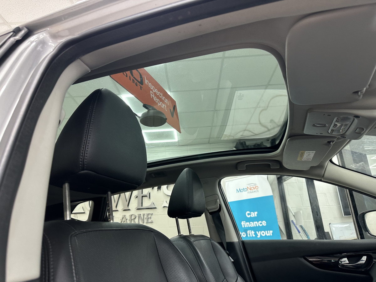 2017 NISSAN QASHQAI 1.5 DCi TEKNA with BLACK LEATHER, SAT NAV & REAR CAMERA — ONLY 79K